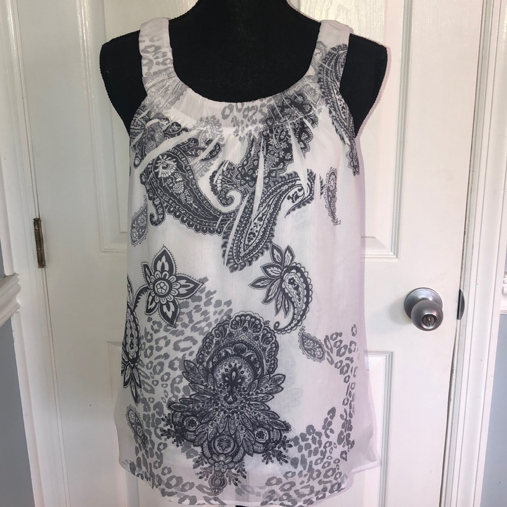 Sleeveless blouse